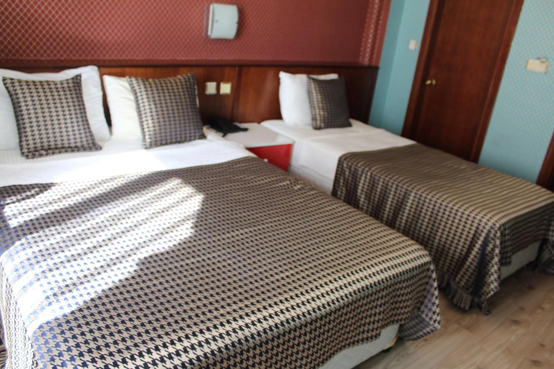 Hotel Falcon Istanbul Exteriör bild